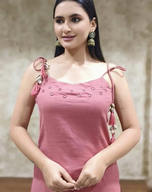Pink_sleeveless_kurta_and_elegant_mirror_work
