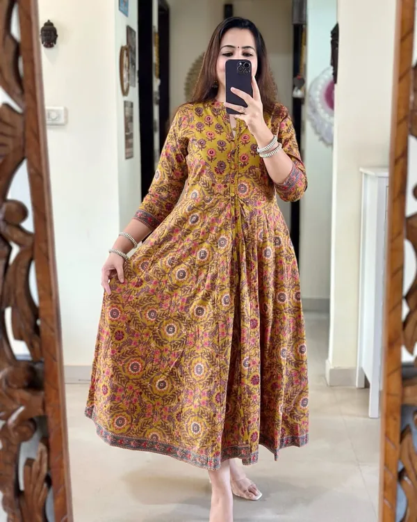 Printed_With_Hand_Work_Anarkali_Kurta_Duppata_Set_in_New_Summer_Colour