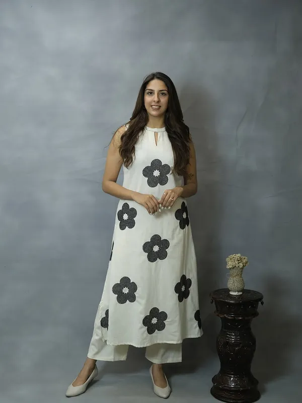 White_&_Black__kurti_Palazzo_with_pocket