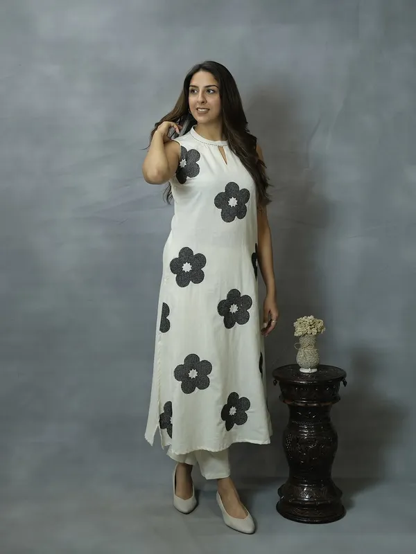 White_&_Black__kurti_Palazzo_with_pocket