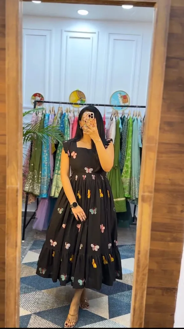 Women’s_Black_Midi_Kurti_|_Elegant_Ethnic_Wear_|_Comfortable_Daily_&_Office_Wear