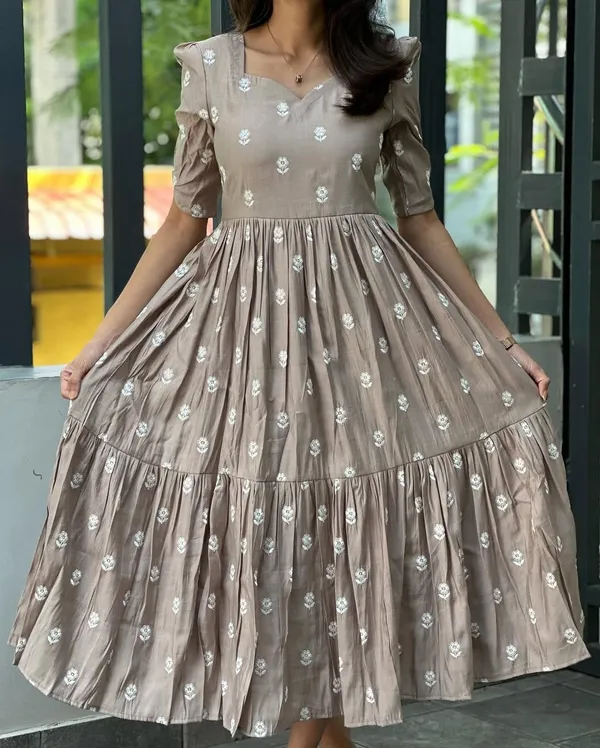 Women’s_Silver_Midi_Length_Kurti_|_Stylish_Ethnic_Kurta_|_Casual_&_Festive_Wear
