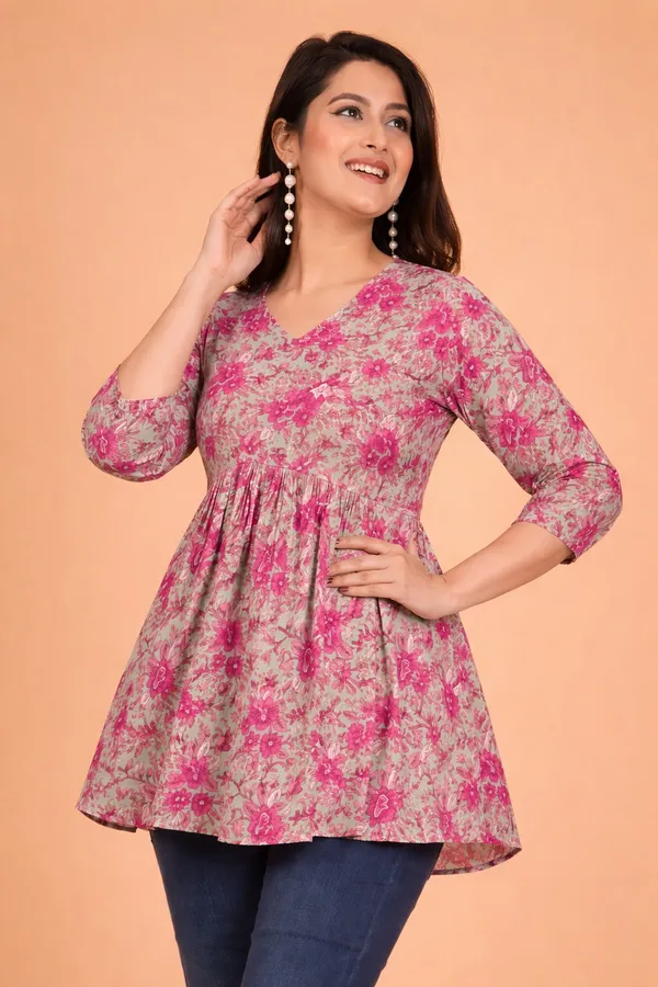 beautiful_short_Top_with_print