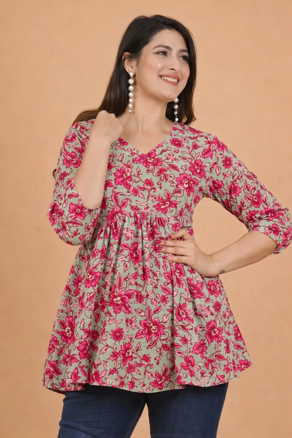 beautiful_short_Top_with_print