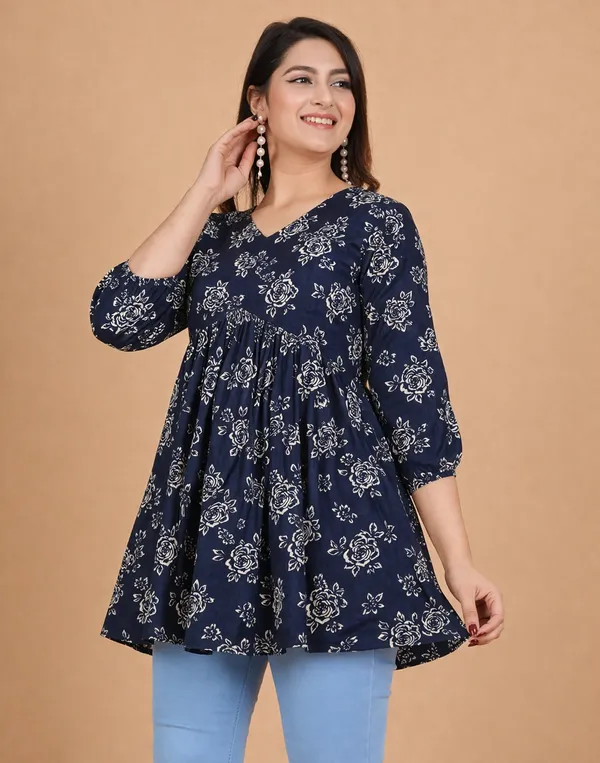 beautiful_short_Top_with_print