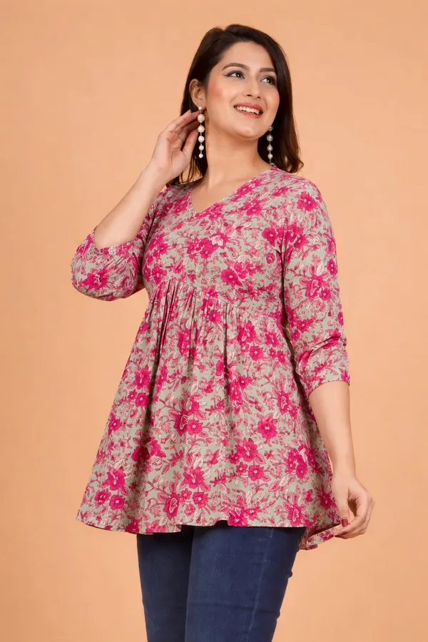 beautiful_short_Top_with_print