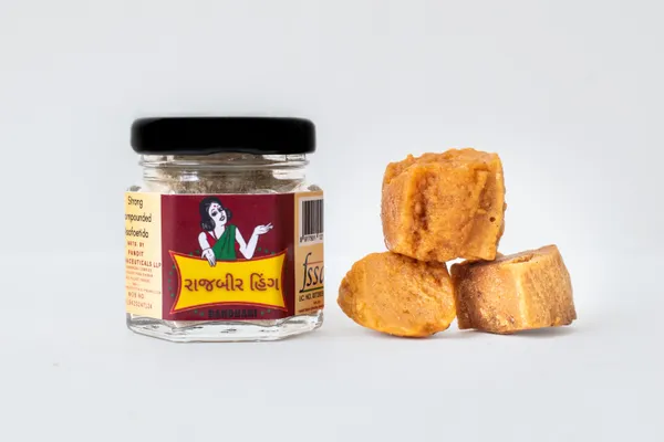 Rajbir_Hing_Glass_Jar_100_Percent_Pure_Raw_Hing_Hand_Pounded_Perungayam_Strong_Heeng_Organic_Natural_Asafoetida_Spice_Powder
