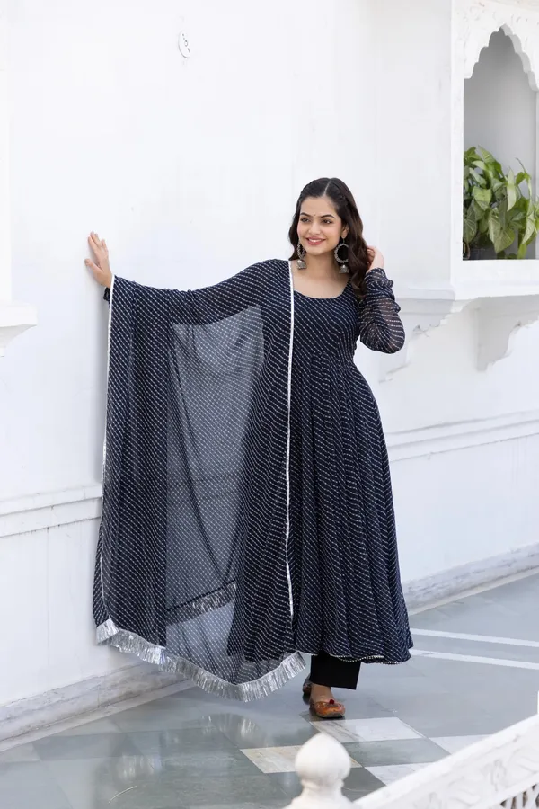 Black_Georgette_Premium_&_Elegant_Gown_&_Dupatta_Set_For_Women