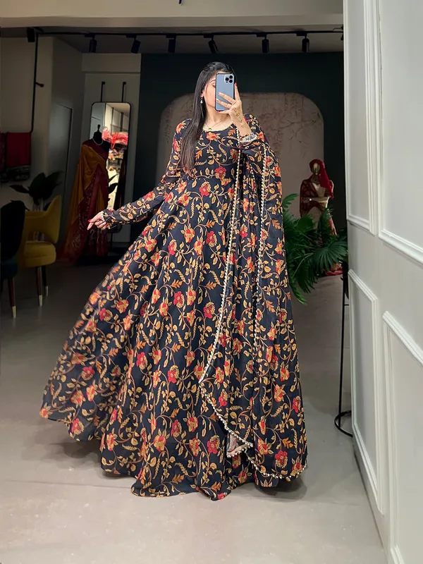 Black_Georgette_Premium_&_Elegant_Gown_&_Dupatta_Set_For_Women