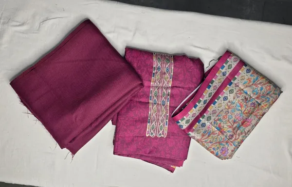 Majestic_Mulberry_Pashmina_Suit_Set_With_Woven_Stole__For_Women