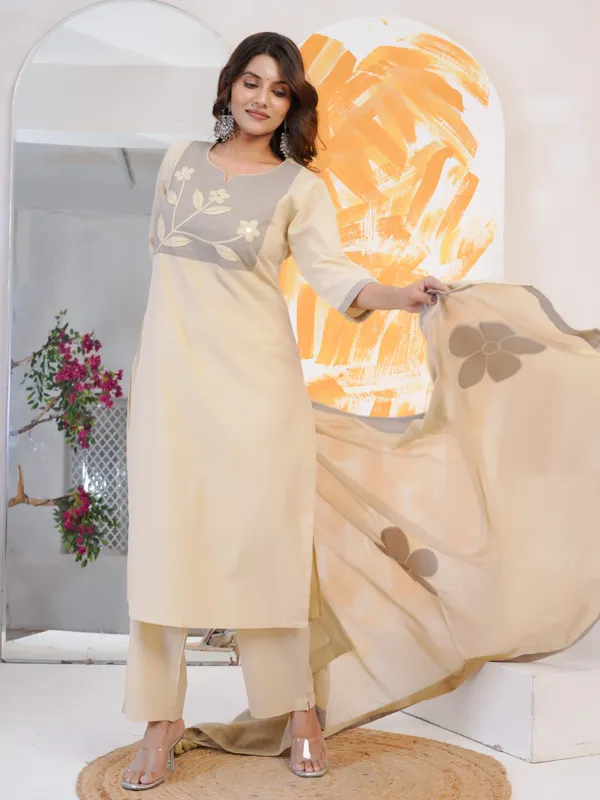The_Tinge_Ivory_Bloom_Pure_Cotton_Kurta_Set_for_women