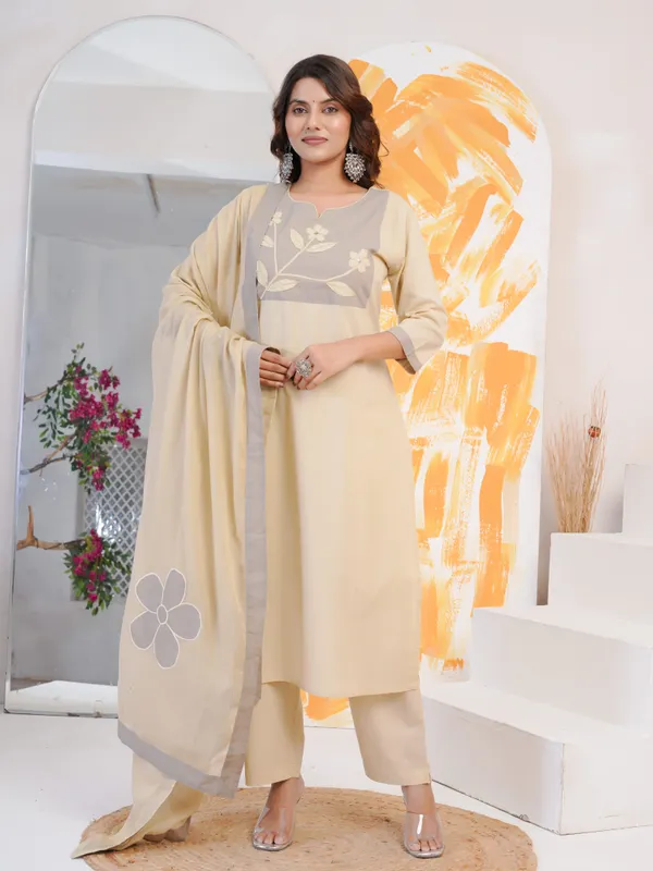 The_Tinge_Ivory_Bloom_Pure_Cotton_Kurta_Set_for_women