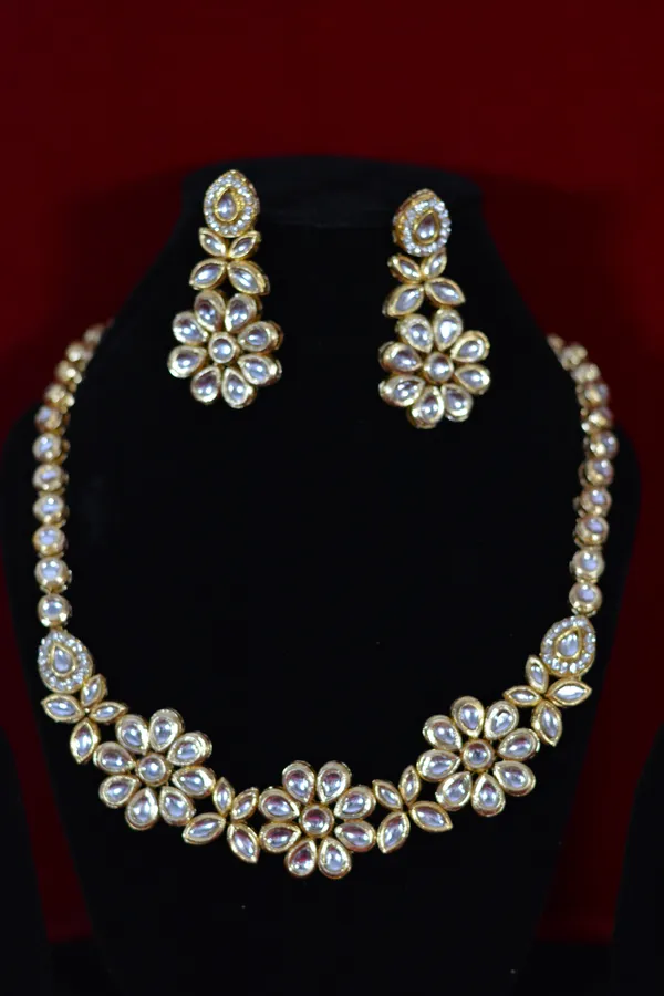 Gold_Kundan_Flower_Necklace_Set_Elegant_Bridal_Jewellery_(Pack_Of_3)