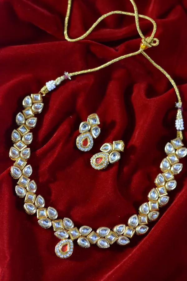 Gold_Ruby_Teardrop_Polki_Minimal_Necklace_Set_(Pack_Of_3)