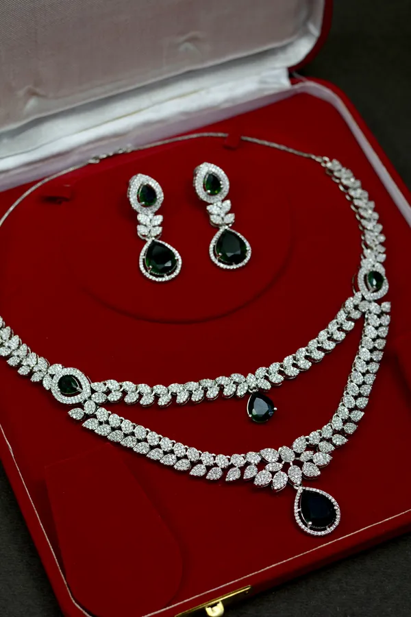 Emerald_Drop_Leaf_Necklace_Set_For_Women_(Pack_Of_3)