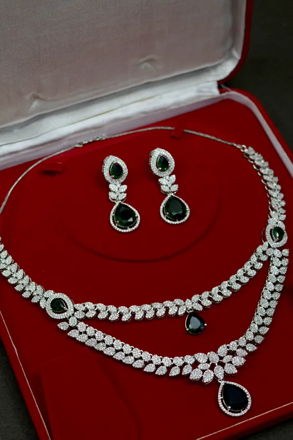 Emerald_Drop_Leaf_Necklace_Set_For_Women_(Pack_Of_3)