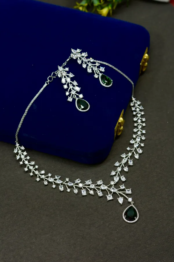 Emerald_Elegant_Stone_Party_Necklace_For_Women_(Pack_Of_3)