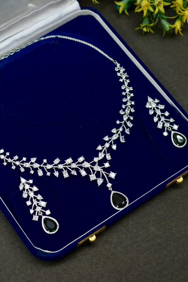 Emerald_Elegant_Stone_Party_Necklace_For_Women_(Pack_Of_3)