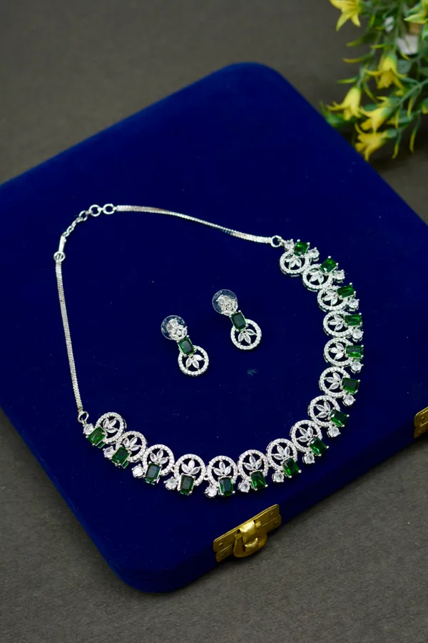 Emerald_Circle_Design_Necklace_Set_For_Women_(Pack_Of_3)