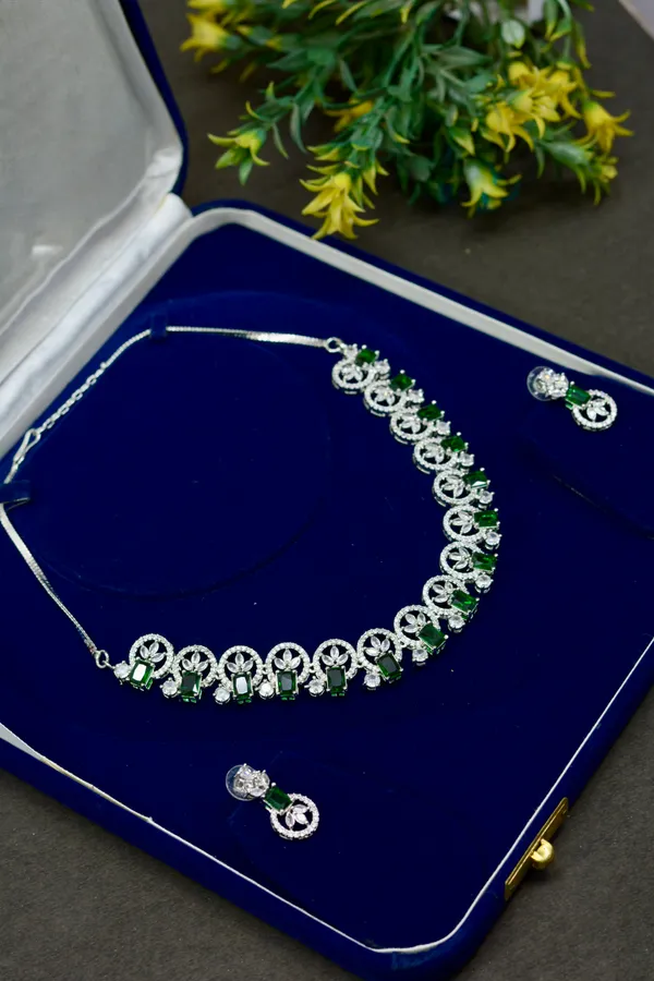 Emerald_Circle_Design_Necklace_Set_For_Women_(Pack_Of_3)