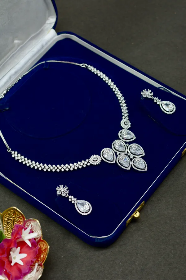 Classic_Diamond_Shape_Necklace_Set_For_Women_(Pack_Of_3)