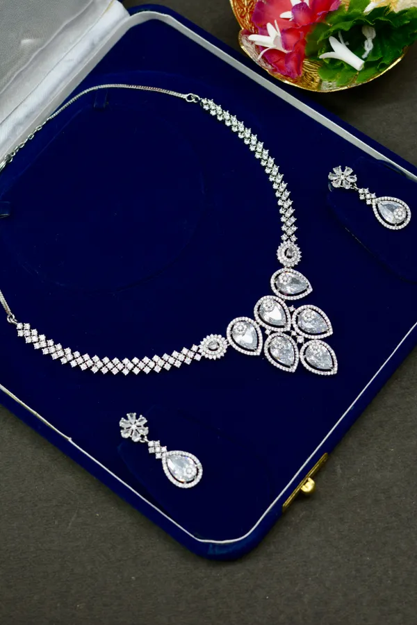 Classic_Diamond_Shape_Necklace_Set_For_Women_(Pack_Of_3)