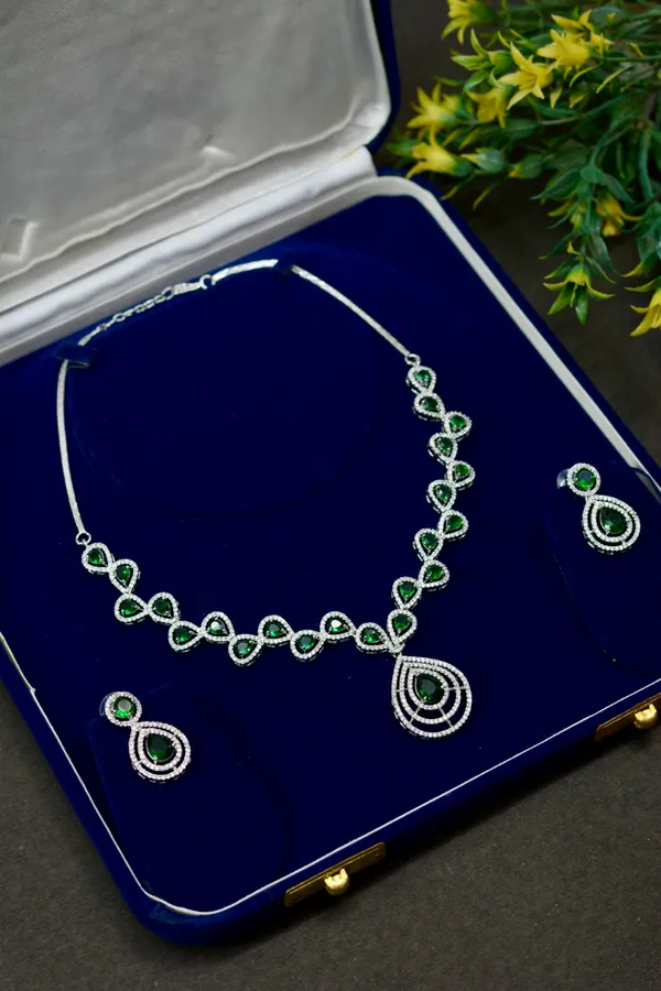 Emerald_Teardrop_occashional_Necklace_Set_For_Women_(Pack_Of_3)