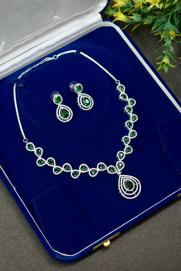 Emerald_Teardrop_occashional_Necklace_Set_For_Women_(Pack_Of_3)