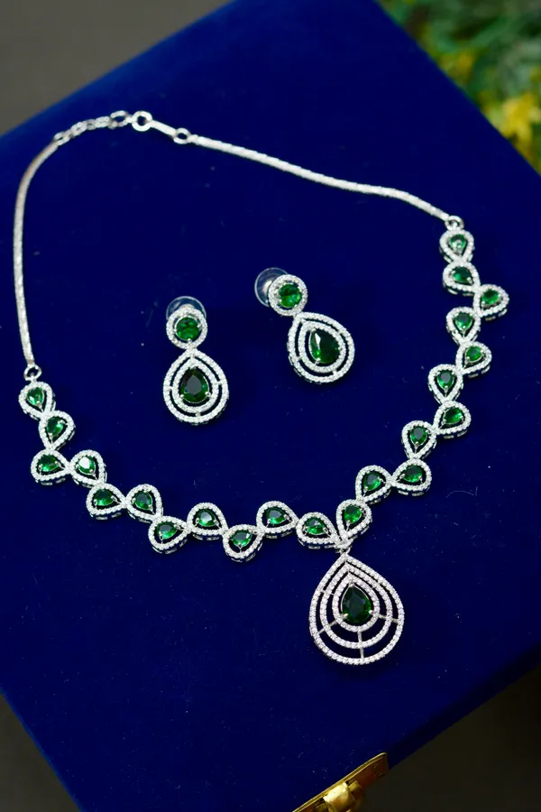 Emerald_Teardrop_occashional_Necklace_Set_For_Women_(Pack_Of_3)