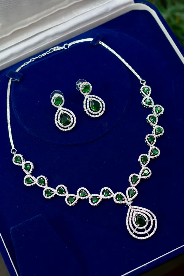 Emerald_Teardrop_occashional_Necklace_Set_For_Women_(Pack_Of_3)