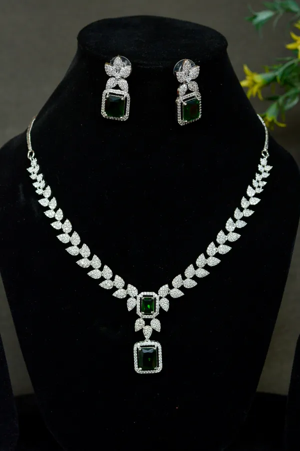 Emerald_Leaf_Drop_Necklace_For_Women_(Pack_Of_3)