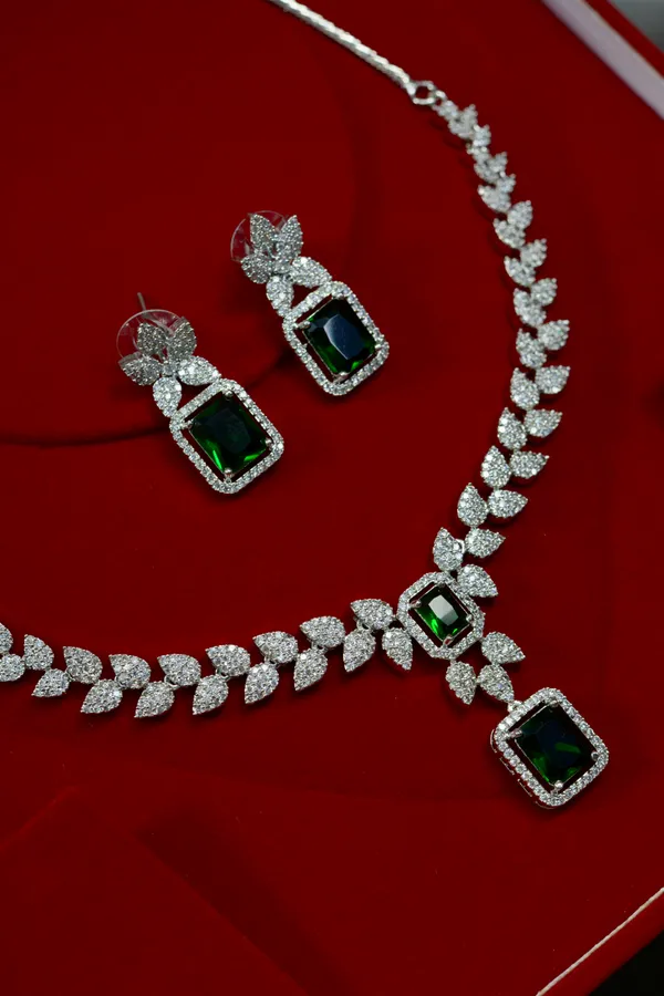 Emerald_Leaf_Drop_Necklace_For_Women_(Pack_Of_3)