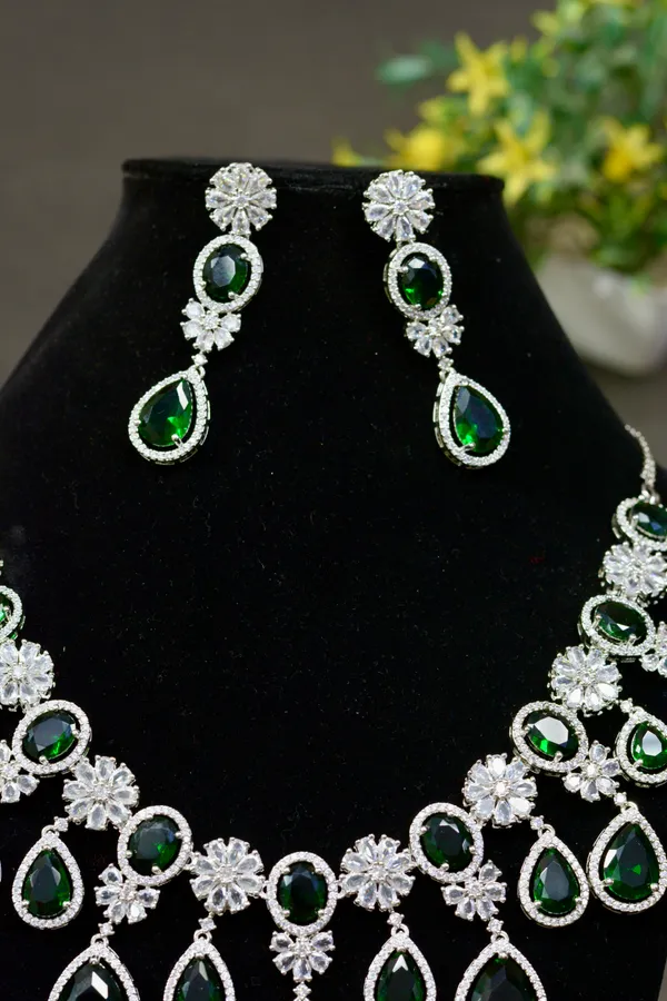 Latest_Emerald_Floral_Designer_Necklace_Set_For_Women_(Pack_Of_3)