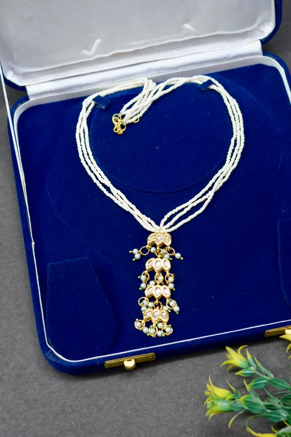 Pearl_Kundan_Long_Pendant_Necklace_For_Women_(Pack_Of_1)