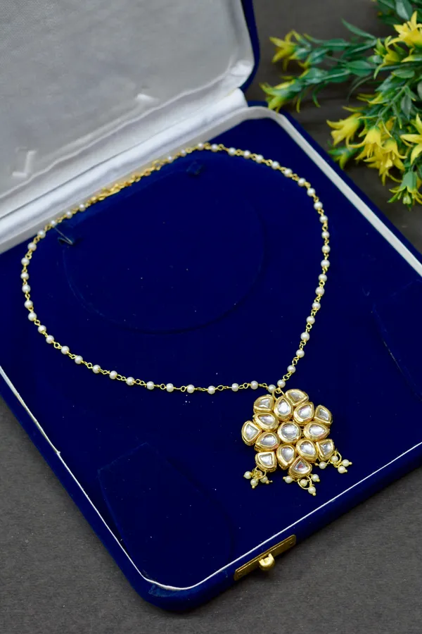 Floral_Kundan_Pearl_Statement_Necklace_For_Women_(Pack_Of_1)