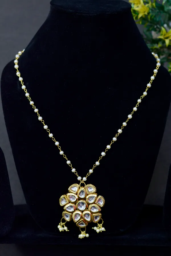 Floral_Kundan_Pearl_Statement_Necklace_For_Women_(Pack_Of_1)