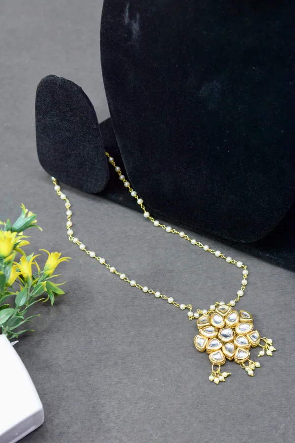 Floral_Kundan_Pearl_Statement_Necklace_For_Women_(Pack_Of_1)