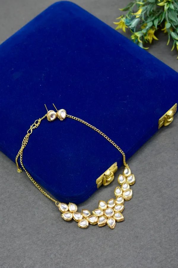 Classic_Kundan_Leaf_Pattern_Necklace_For_Women_(Pack_Of_3)