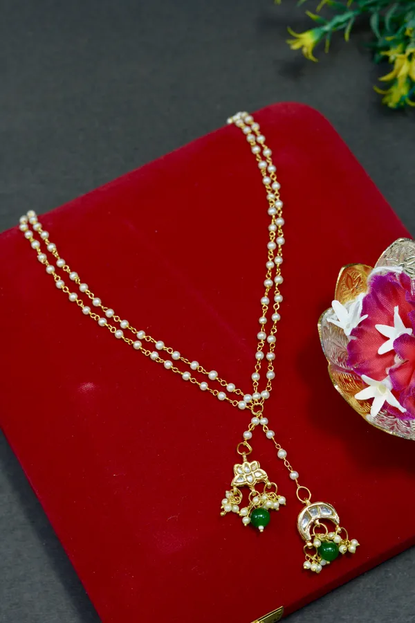 Kundan_Crescent_Motif_Necklace_For_Women_(Pack_Of_1)