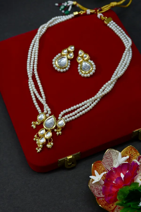Pearl_Chain_Teardrop_Kundan_Necklace_For_Women_(Pack_Of_3)