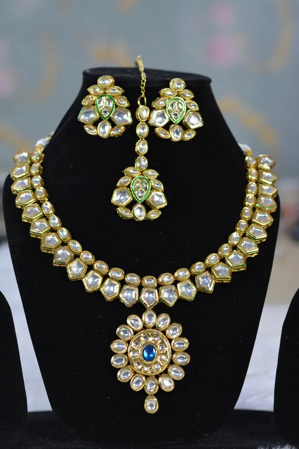 Gold_Royal_Blue_Centerpiece_Kundan_Jewelry_Set_(Pack_Of_4)
