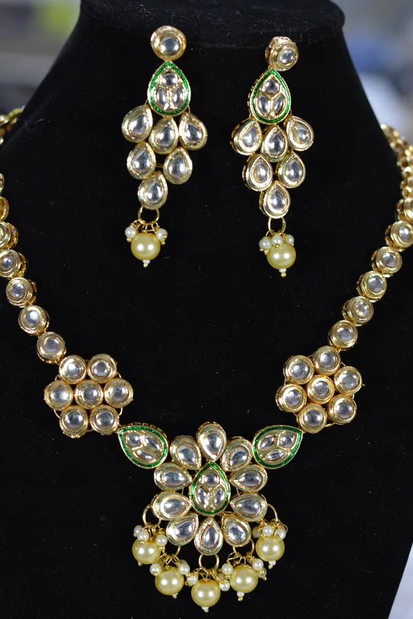 Golden_Bloom_Kundan_Polki_Bridal_Necklace_Set_(Pack_Of_3)