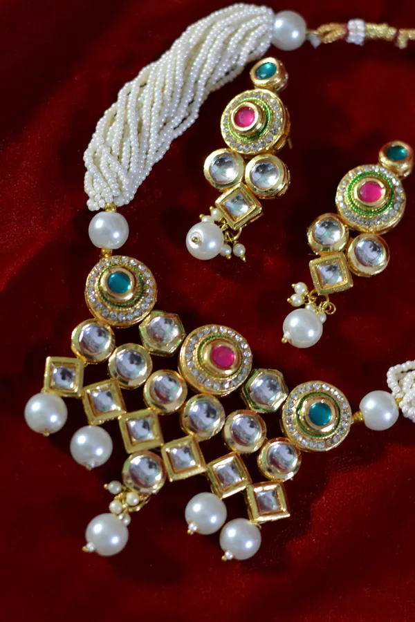 White_Regal_Round_Stone_Kundan_PearlLayer_Necklace_Set_(Pack_Of_3)