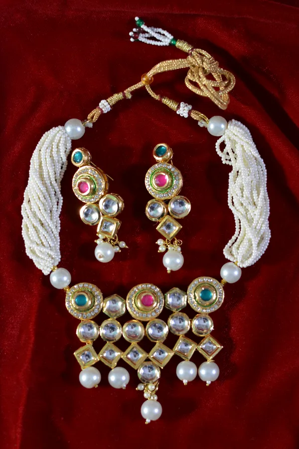 White_Regal_Round_Stone_Kundan_PearlLayer_Necklace_Set_(Pack_Of_3)