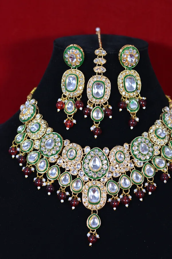 Premium_Kundan_Polki_Necklace_Set_With_Green_And_Red_Beads_(Pack_Of_4)