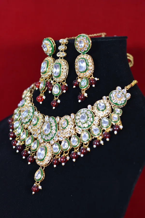 Premium_Kundan_Polki_Necklace_Set_With_Green_And_Red_Beads_(Pack_Of_4)