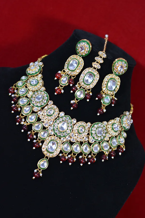 Premium_Kundan_Polki_Necklace_Set_With_Green_And_Red_Beads_(Pack_Of_4)