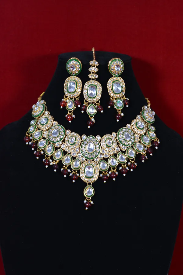 Premium_Kundan_Polki_Necklace_Set_With_Green_And_Red_Beads_(Pack_Of_4)