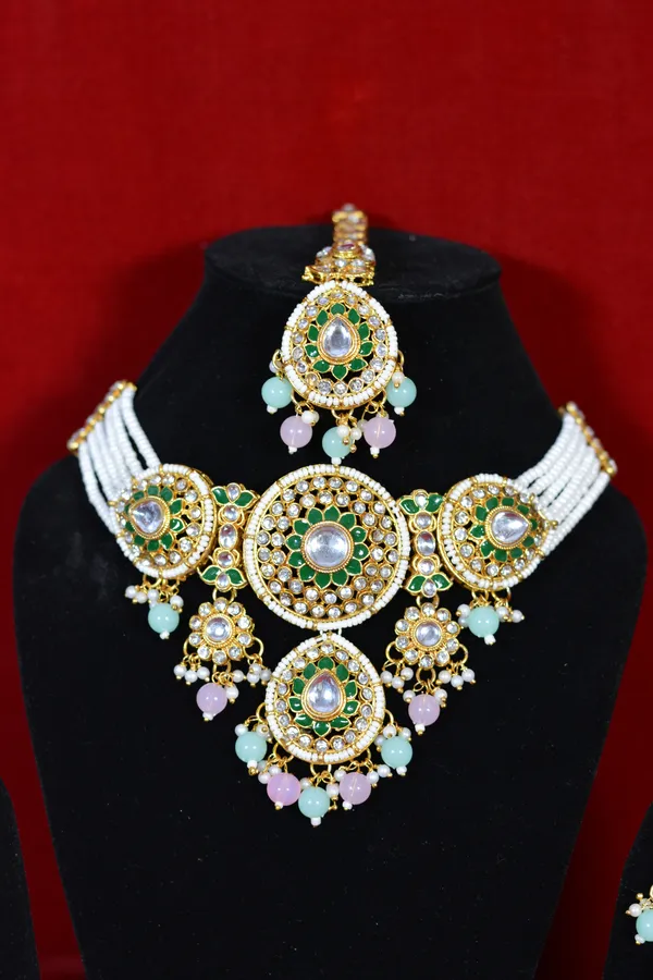 Multicolor_Green_Round_Kundan_Necklace_Set_With_Pastel_Beads_(Pack_Of_4)