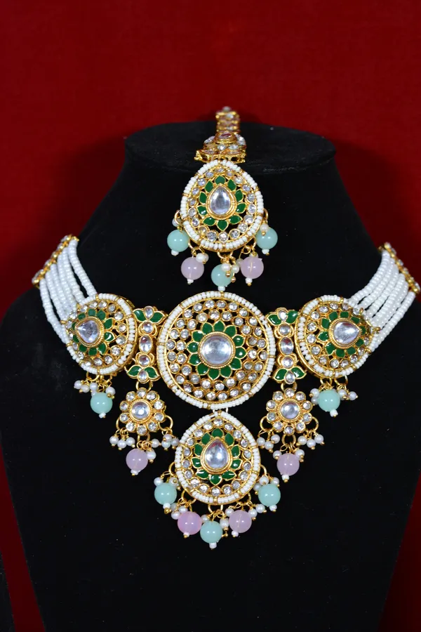 Multicolor_Green_Round_Kundan_Necklace_Set_With_Pastel_Beads_(Pack_Of_4)